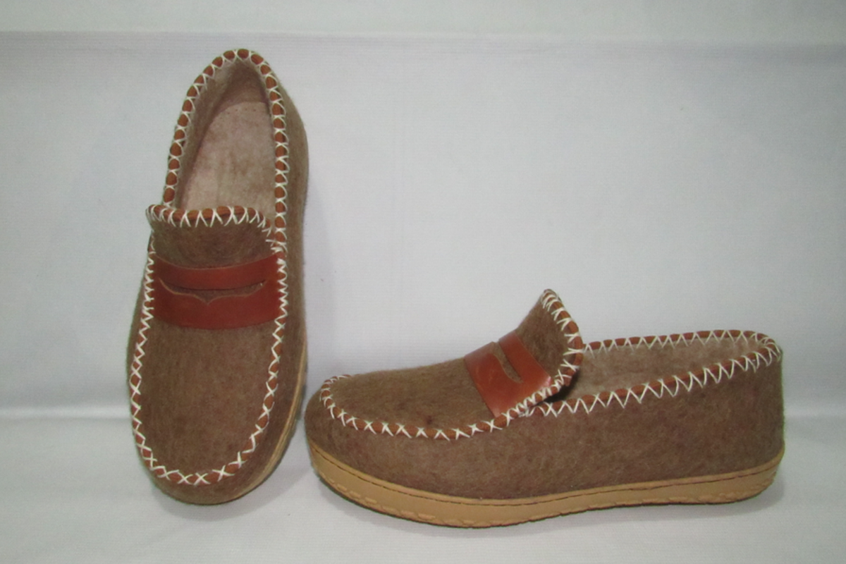 brown outdoor shoe Felt Products from Nepal